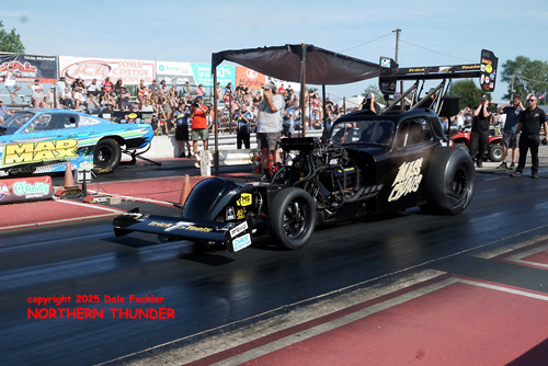 John Umlauf (near lane) vs Dave Hill (far lane)